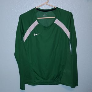 NWOT NIKE Dri-fit longsleeve in SIZE M